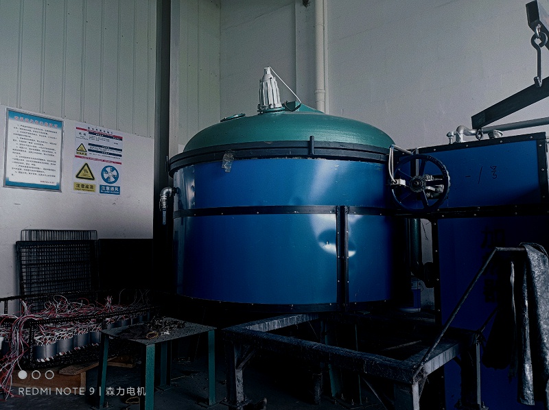 力矩電機(jī)廠家真空浸漆設(shè)備展示